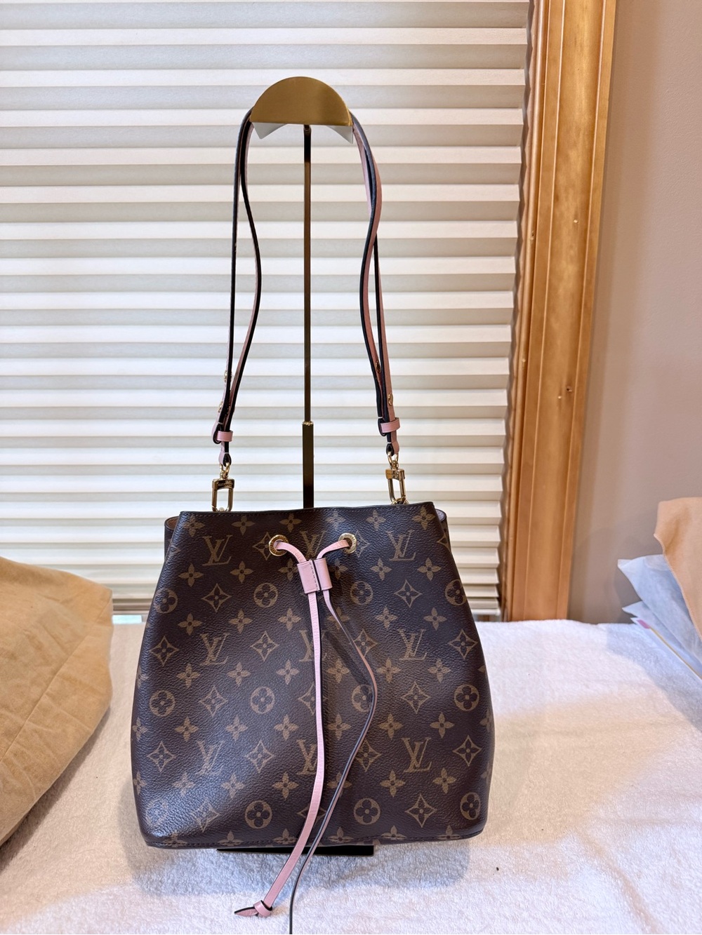 Louis Vuitton NeoNoe Monogram Bucket Bag with Pink Trim and Strap